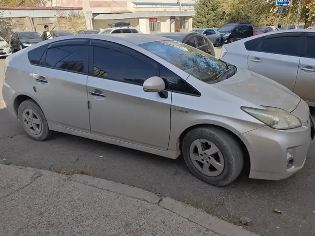 Toyota Prius 30