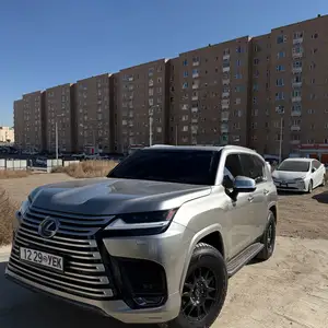 Lexus LX 600