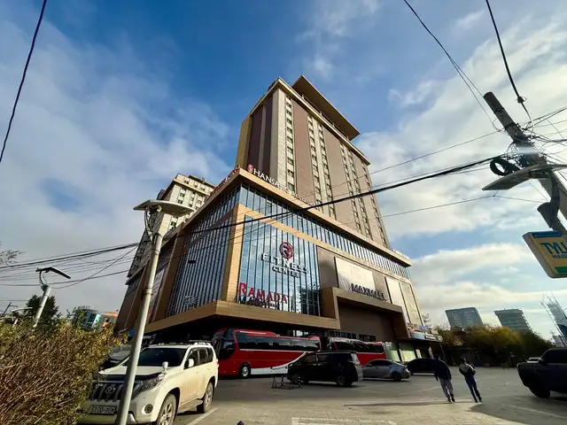Баруун 4 зам max tower 1 өрөө 36мкв, Улаанбаатар — Баянгол — Баруун 4 зам