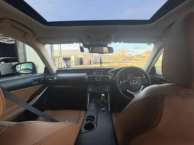 Lexus IS