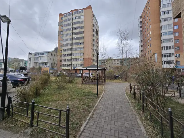 Хотын төвд 98м2 4 өрөө, Улаанбаатар — Сүхбаатар — 2-р хороо
