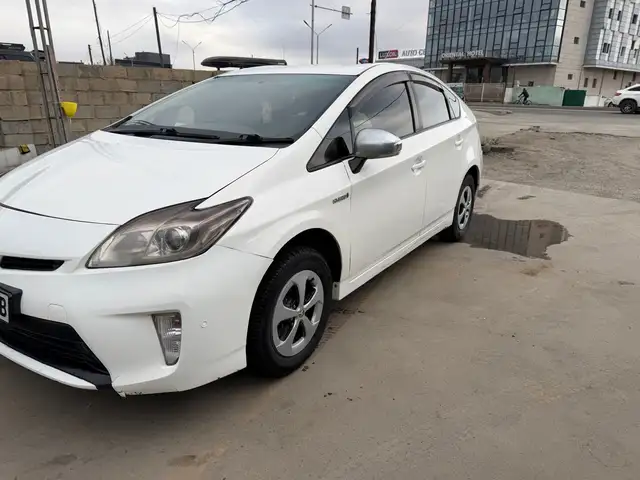 Toyota Prius 30
