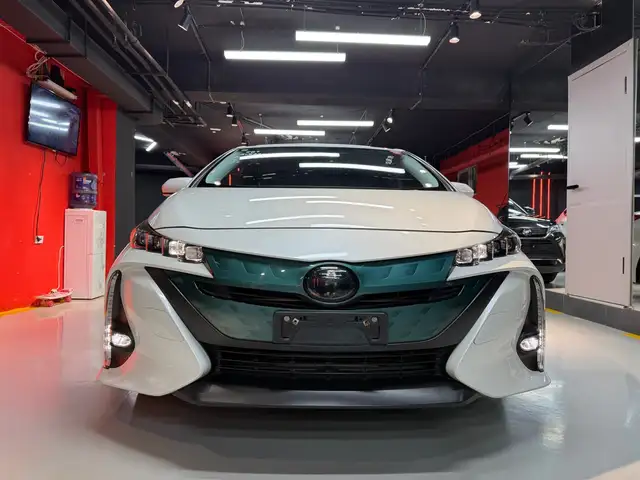 Toyota Prius PRIME 52
