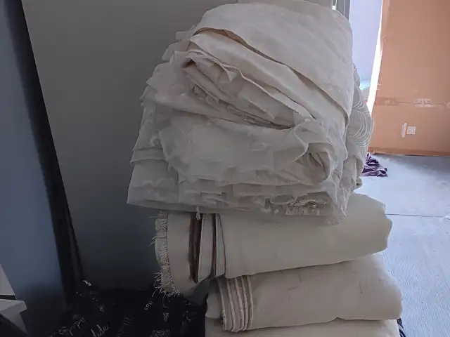 Хамба хилэн хөшиг тюльтэйгээ 4 цонхны ком, Улаанбаатар — Баянзүрх — Хужирбулан