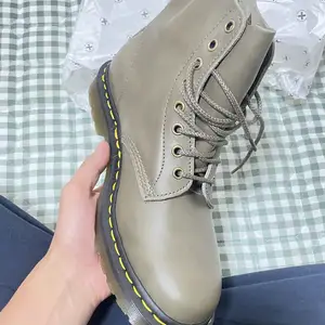 Dr martens, Улаанбаатар — Баянзүрх — 37-р хороо