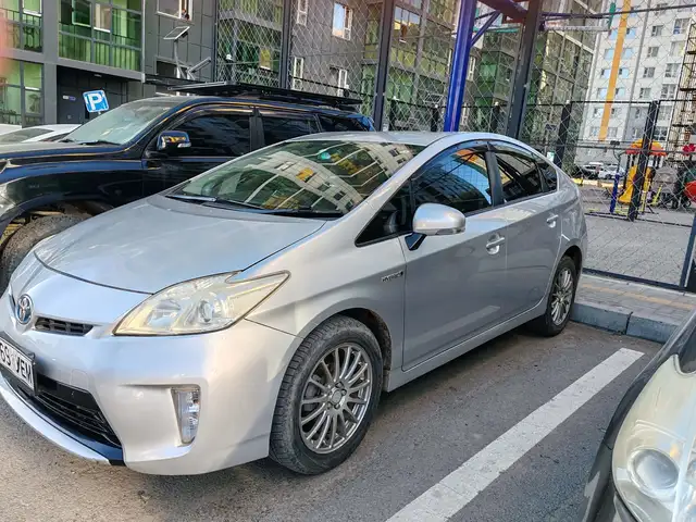 Toyota Prius 30