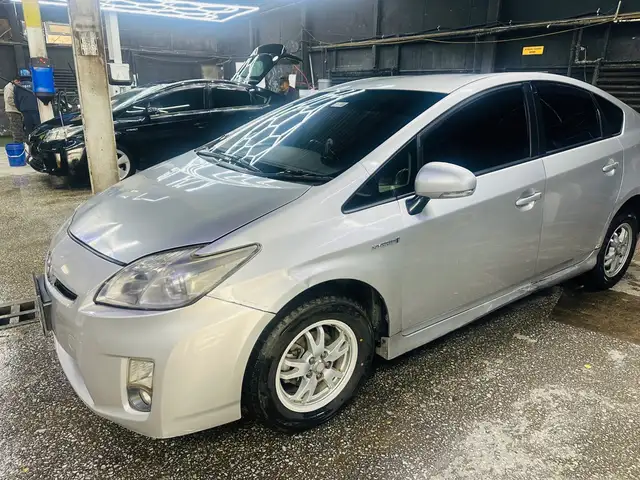 Toyota Prius 30