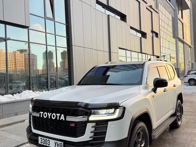 Toyota Land Cruiser 300