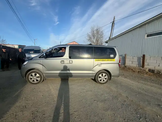 Hyundai Starex