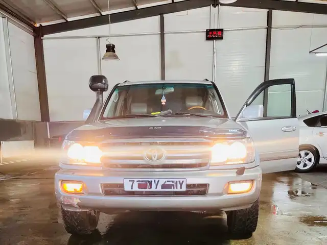 Toyota Land Cruiser 100