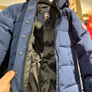 Canada goose brand-n kurtka, Улаанбаатар — Баянзүрх — Зүүн 4 зам