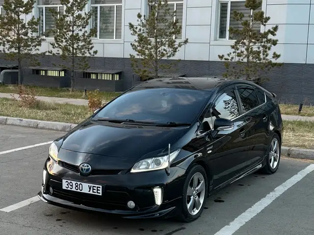 Toyota Prius 30