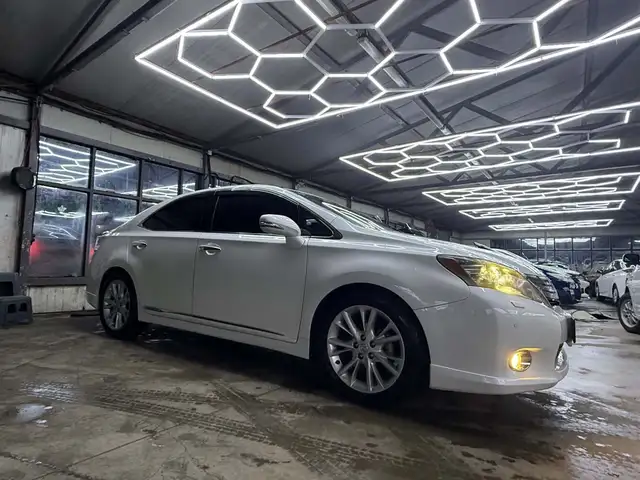 Lexus HS