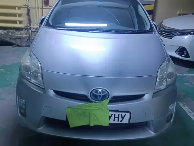 Toyota Prius 30