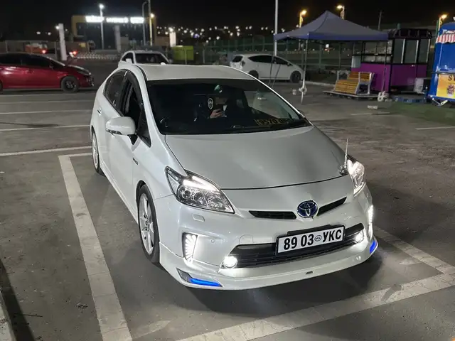 Toyota Prius 30