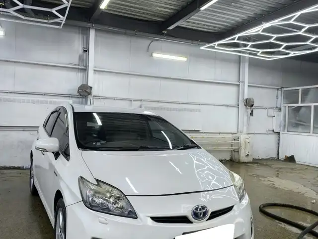 Toyota Prius 30