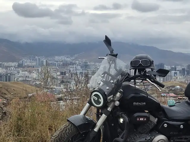 V-twin benda 300, Улаанбаатар — Баянгол — Гандан