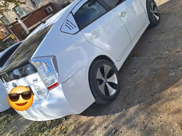 Toyota Prius 30
