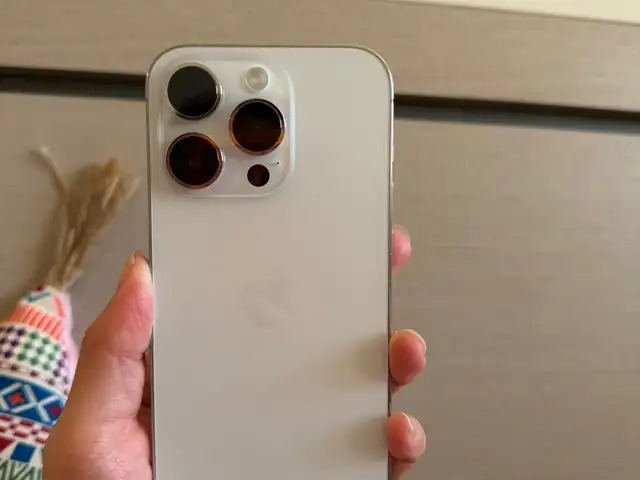 Apple iPhone 14 Pro, 256 gb, Silver, Улаанбаатар — Баянгол — Алтай хотхон