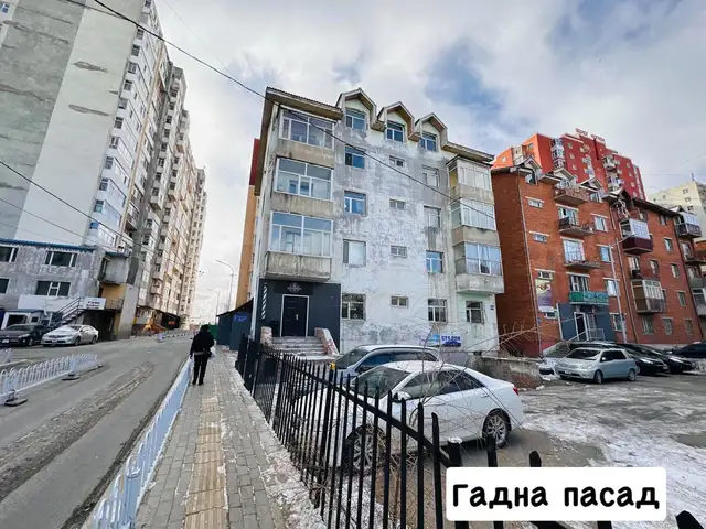 10-р хороололд 108 мкв 3 өрөө байр, Улаанбаатар — Баянгол — 10-р хороолол