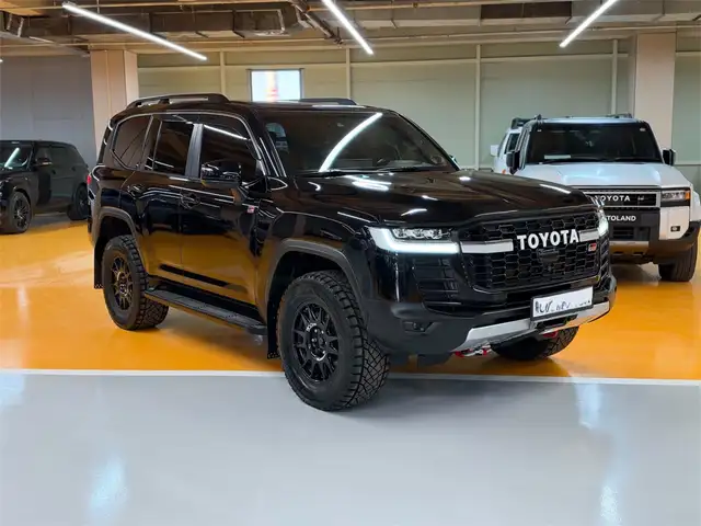 Toyota Land Cruiser 300