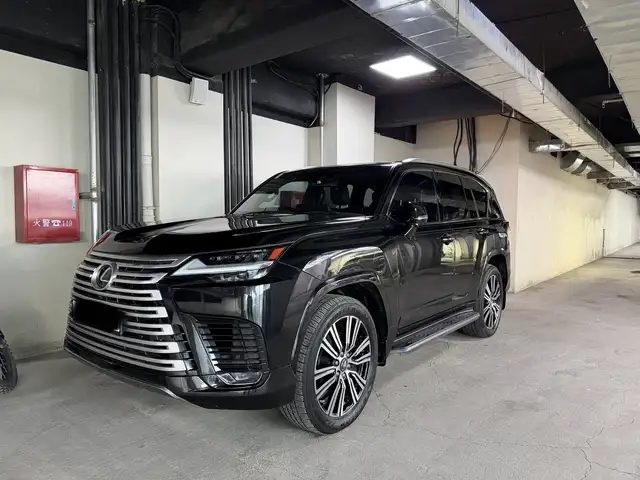 Lexus LX 600