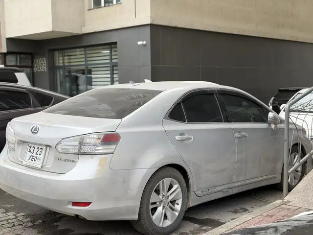 Lexus HS