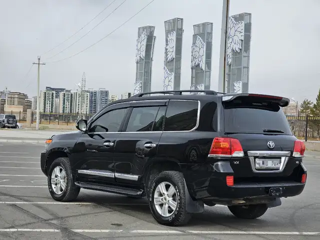 Toyota Land Cruiser 200