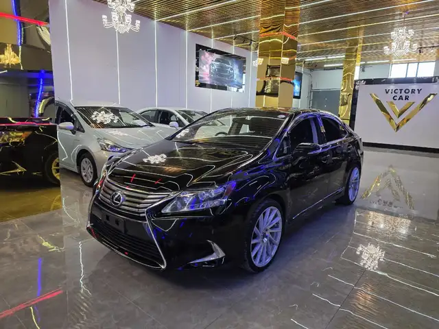 Lexus HS