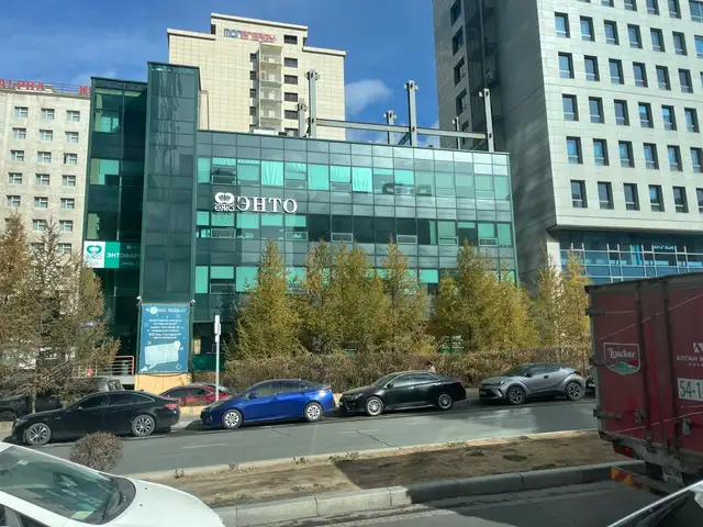 Сбд нарны замд, соёолж малл хойд талд 330 мкв талбай, Улаанбаатар — Сүхбаатар — 1-р хороо