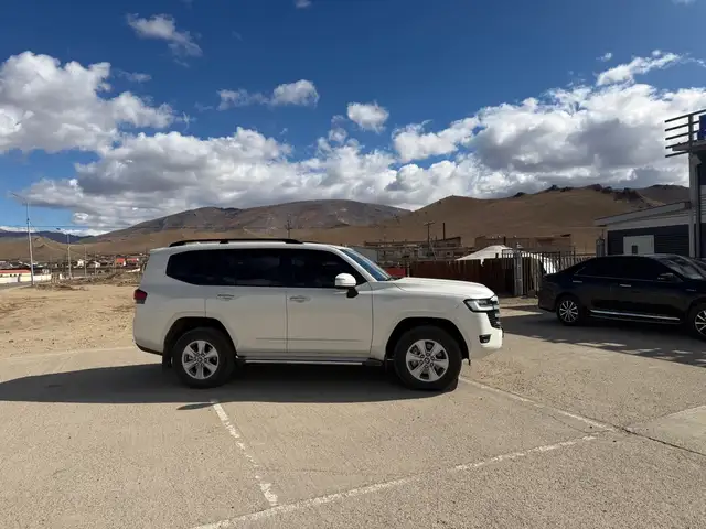 Toyota Land Cruiser 300