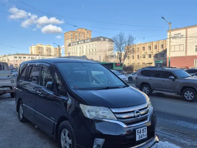 Nissan Serena