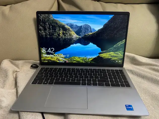 Dell 15.6", Intel Core i5, 8 GB RAM, 512 GB, Улаанбаатар — Баянгол — 10-р хороолол