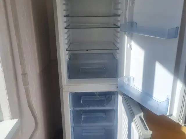 Хөргөгч, Улаанбаатар — Баянзүрх — Сансар