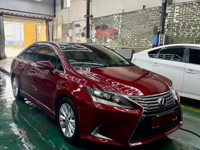 Lexus HS