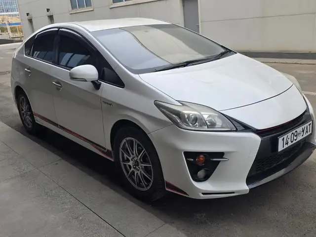 Toyota Prius 30