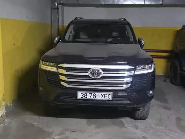 Toyota Land Cruiser 300