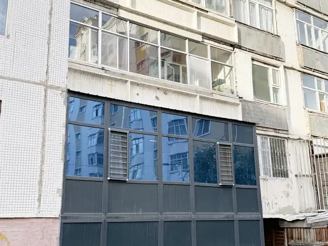 Бзд, 13-р хороолол бөхийн өргөө зүүн талд угсармал байрны 1 давхарт 2 өрөө 47м2, Улаанбаатар — Баянзүрх — 84-р сургуулийн ойролцоо