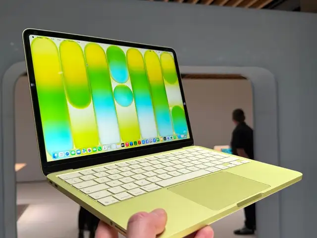 Apple 13", Улаанбаатар — Сүхбаатар — 100 айл