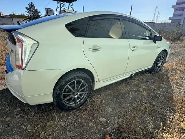 Toyota Prius 30