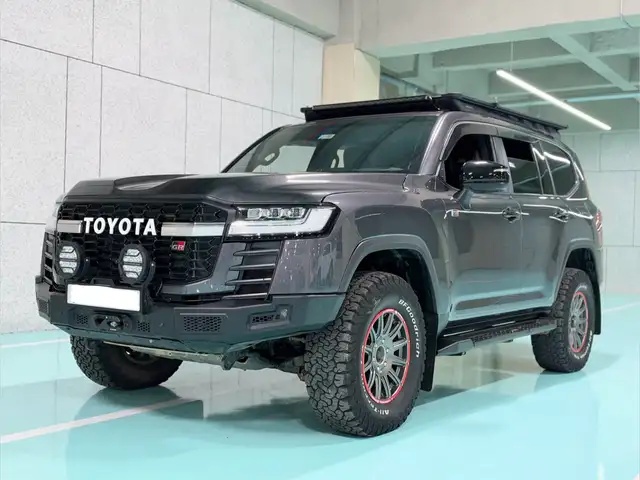 Toyota Land Cruiser 300