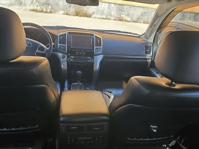 Toyota Land Cruiser 200