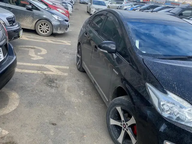 Toyota Prius 30