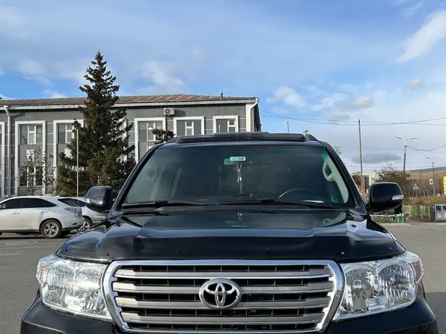 Toyota Land Cruiser 200