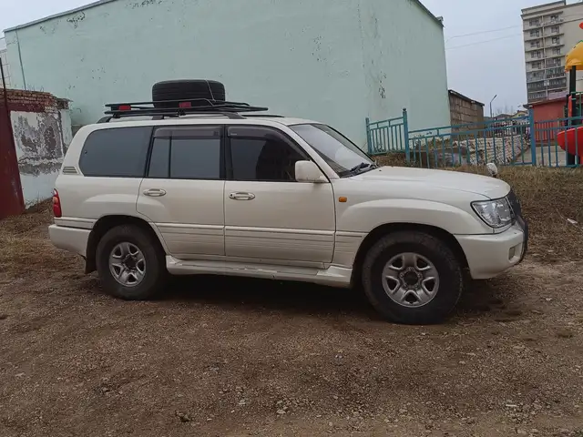 Toyota Land Cruiser 100