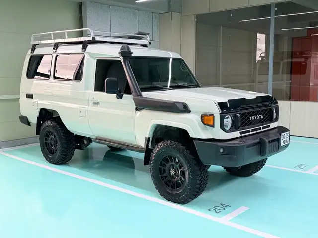 Toyota Land Cruiser 70