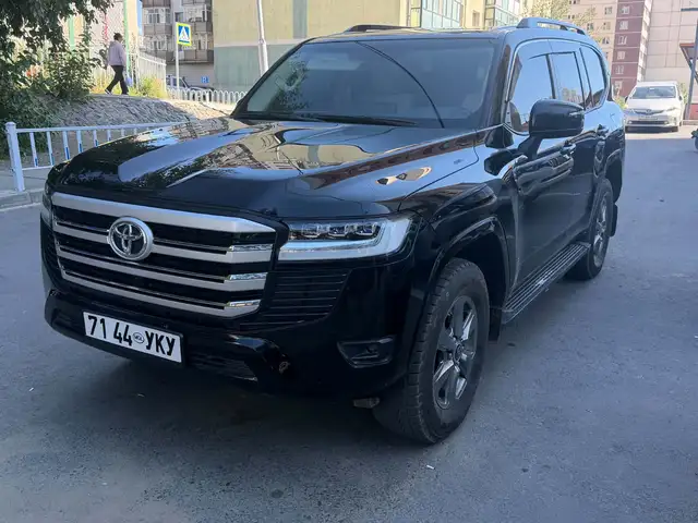 Toyota Land Cruiser 300