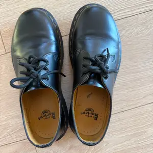 Dr martens botink, Улаанбаатар — Хан-Уул — Хүннү