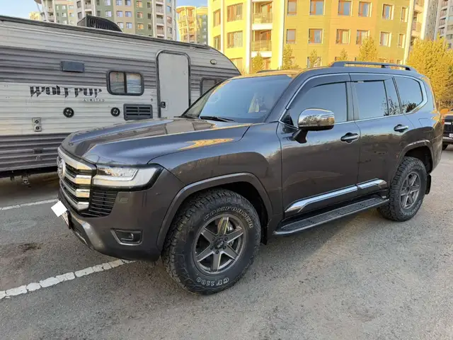 Toyota Land Cruiser 300