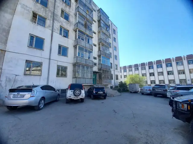 Бзд 13-р хороо офицеруудын ордонд гал тогоо тусдаа 3 өрөө байр 75.0мкв, Улаанбаатар — Баянзүрх — 13-р хороо